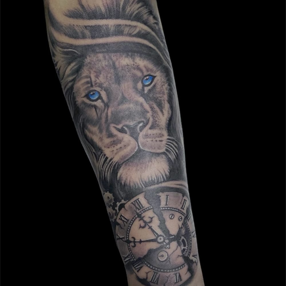 Realistic tattoo artwork by Wangchen Tattoo